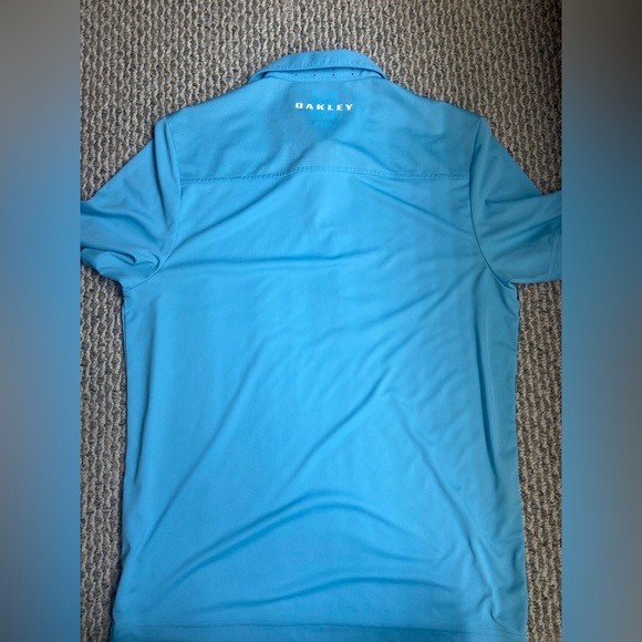 Blue Oakley Performance Golf Shirt - Picture 3 of 3